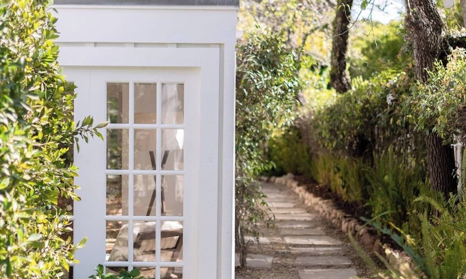 Montecito Apartment | This duplex is a 2 bedroom(s), 2 bathrooms, located in Montecito, CA.