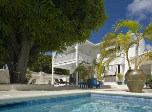 Porters House | This enchanting 3 bedroom, 2 bathroom townhouse is nestled mere moments away fro