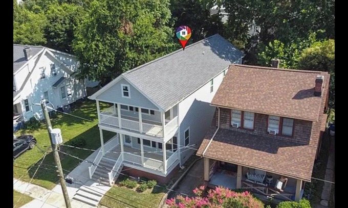 Norfolk House | This gorgeous Larchmont cozy cottage will amaze you!