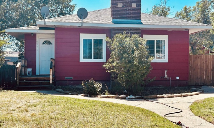 Thermopolis House | This home is a great spot to stash your belongings and go explore the historical town of Thermopolis