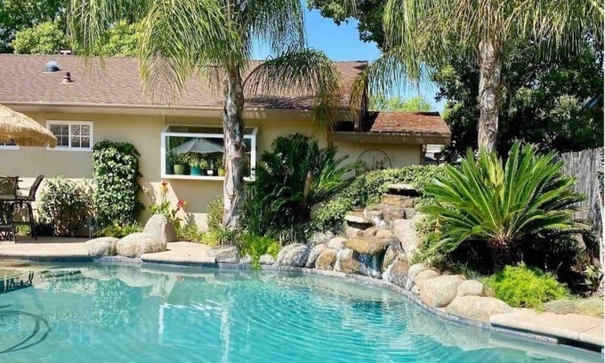 Roseville House | This house is a 3 bedroom(s), 2 bathrooms, located in Roseville, CA.