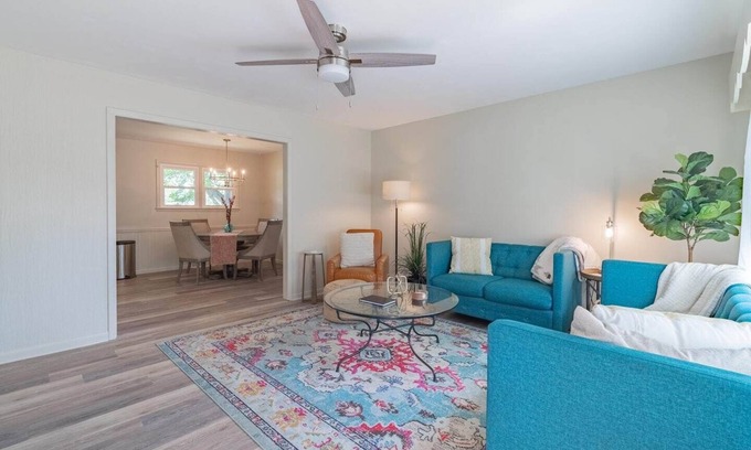 Gas City House | This house is a 3 bedroom(s), 1.5 bathrooms, located in Gas City, IN.