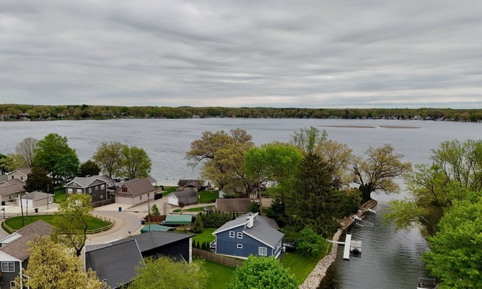 Kendall House | This house is a 3 bedroom(s), 2 bathrooms, located in Lawton, MI.