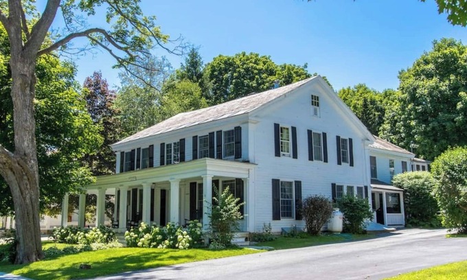 Manchester House | This house is a 4 bedroom(s), 2.5 bathrooms, located in Manchester, VT.