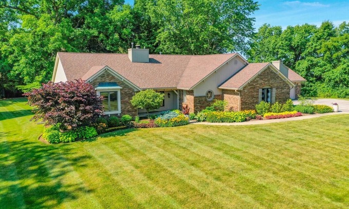 Marion House | This house is a 4 bedroom(s), 3 bathrooms, located in Marion, IN.