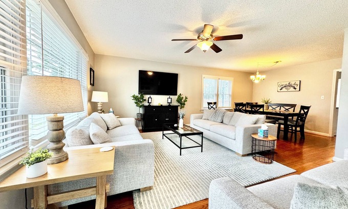 Marion House | This house is a 4 bedroom(s), 2 bathrooms, located in Marion, IN.