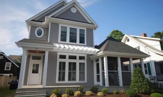 South Rehoboth House | This house is a 5 bedroom(s), 5.5 bathrooms, located in Rehoboth Beach, DE.