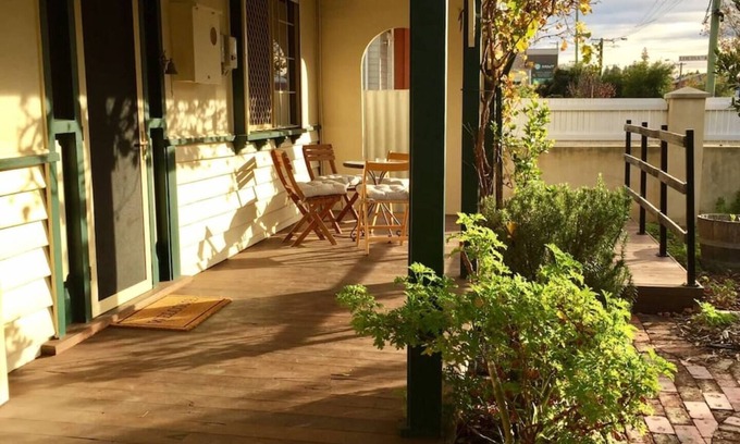 South Fremantle House | This house is a 2 bedroom(s), 1 bathrooms, located in South Fremantle, WA.