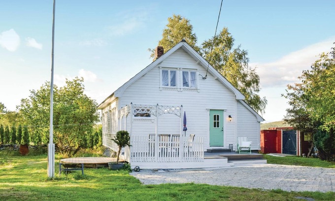 Tysvaer House | This is a charming cottage on a beautiful large plot surrounded by beautiful nature.