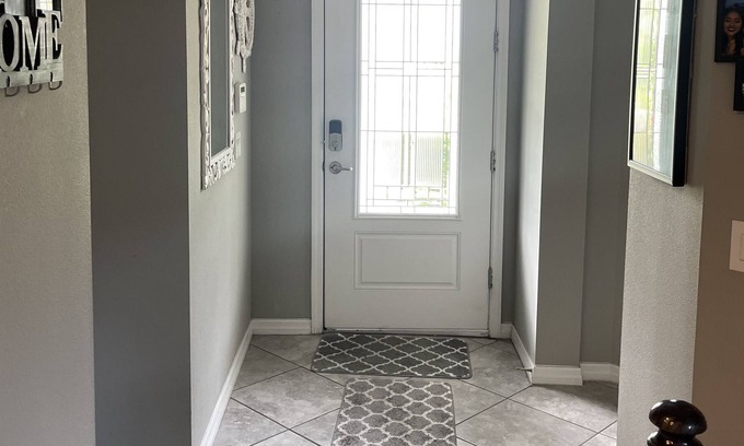 Sanford Bed & Breakfast | This is a single-family home with three bedrooms upstairs. One room for rent.