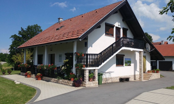 Smoljanac House | This is new 4* apartament ,placed near beautiful nacional park Plitvice