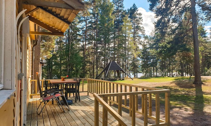 Grasmark House | This modern vacation home welcomes you in Gräsmark, just a few meters from the lake.
