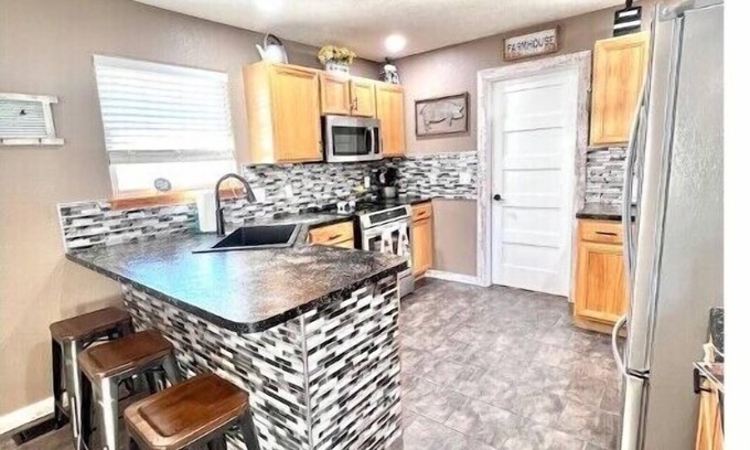 Ozark House | This Must Be The Placen