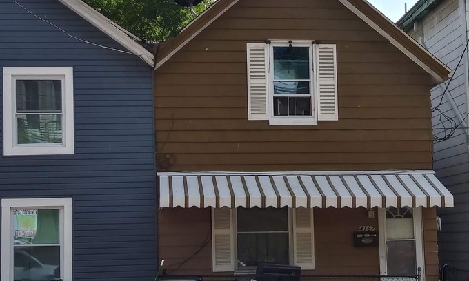 Columbia-Tusculum House | This Old house is like a cottage near Lunken Airport