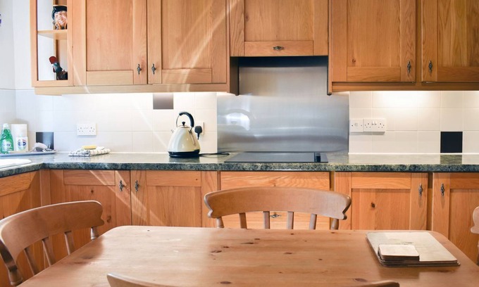 Askrigg Cottage | This quaint character dales cottage provides the ideal base for exploring Wensleydale.