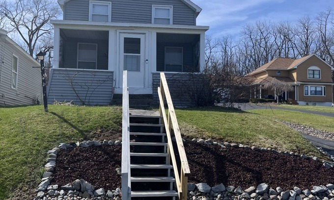 Seneca Falls House | This Quaint home overlooking Cayuga Lake is the perfect Finger Lakes Getaway!