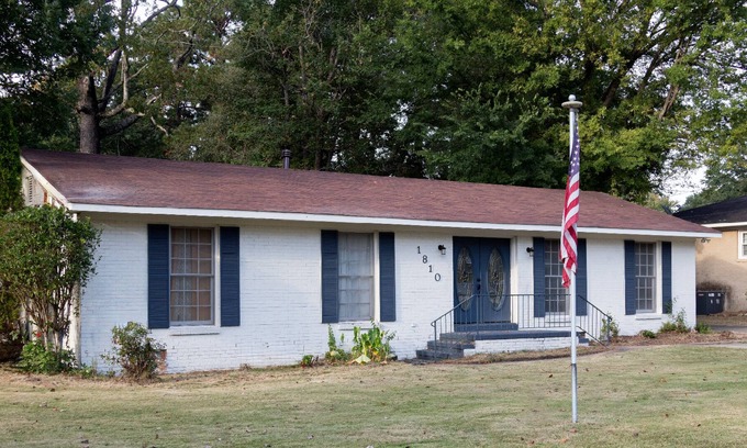 Opelika House | This recently remodeled property is perfect for game days or just a visit!
