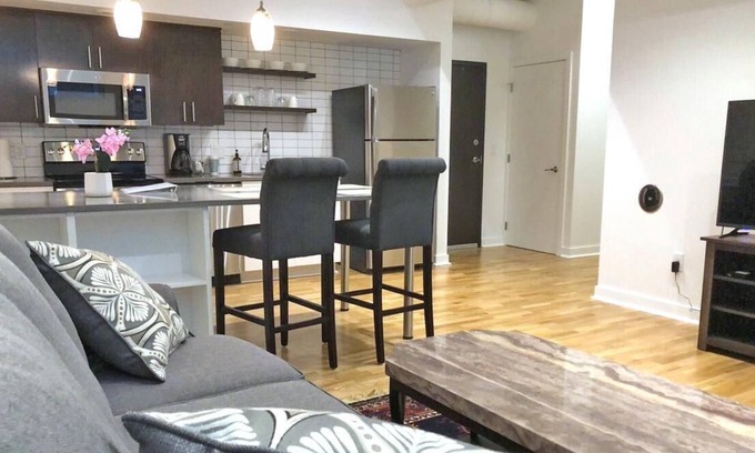 Old Market Apartment | This serviced apartment is a 2 bedroom(s), 2 bathrooms, located in Omaha, NE.