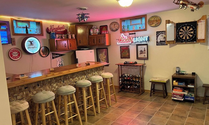 Akron House | This spacious, pristine 3 bedroom retreat is ideal for families & larger groups