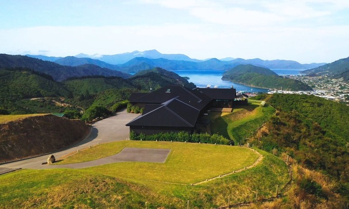 Picton House | This stunning Estate over looks Picton and the Marlborough Sounds