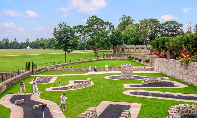 Witton-le-Wear House | This stunning holiday home with a double bedroom and en suite W.