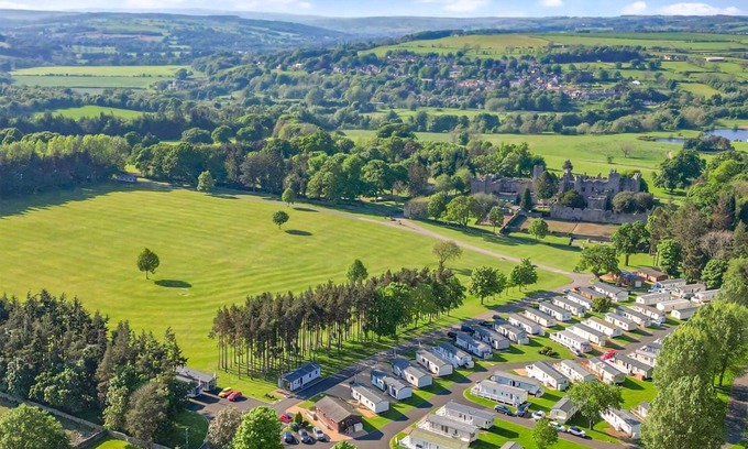 Witton-le-Wear House | This stunning holiday home with a double bedroom and en suite W.