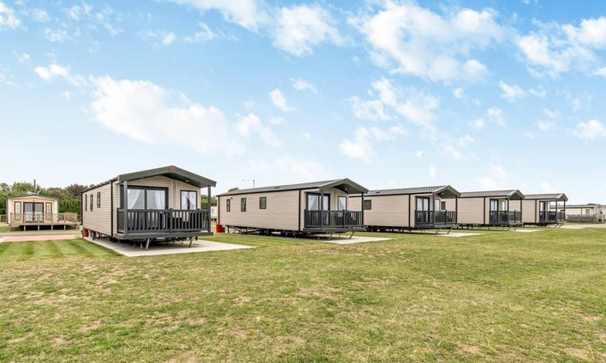 Hornsea House | This stunning holiday home with a double bedroom and en suite W.