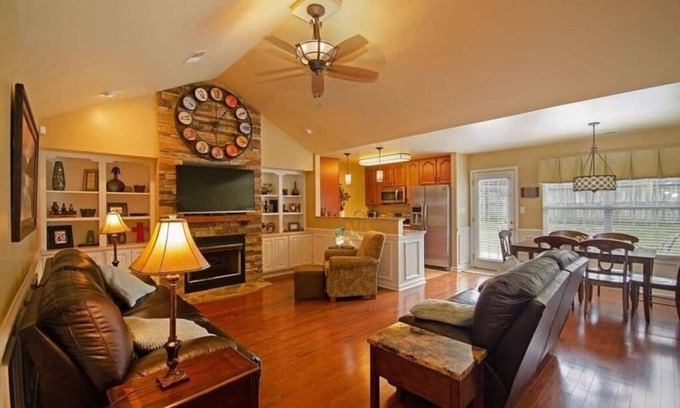 Sevierville Villa | This Villa truly allows you to customize your vacation experience in the Smokies