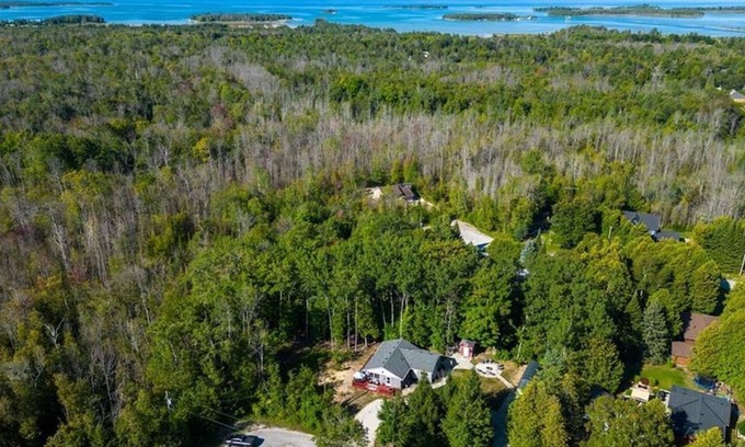South Bruce Peninsula Cottage | This whole home is the perfect location to explore all the Bruce has to offer!