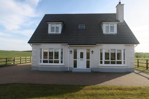 Rathnamagh House | THISTLEDOWN - Ballina - Crossmolina - County Mayo - Sleeps 8 - Sister property to Inglewood