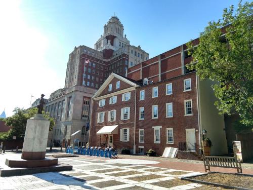 Center City East Bed & Breakfast | Thomas Bond House Bed and Breakfast