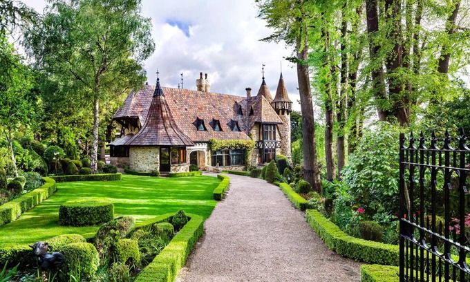 Crafers House | Thorngrove Manor House