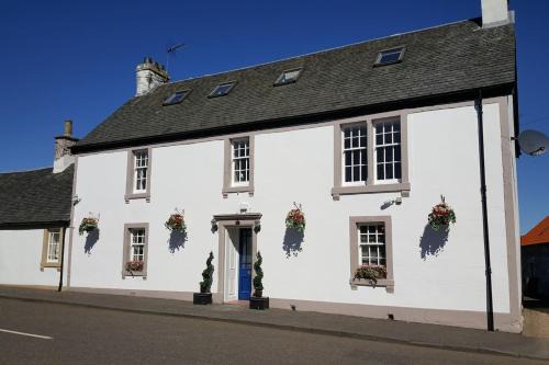 Kippen Villa | Thornhill House - Historic 5 Bedroom 5 Ensuite