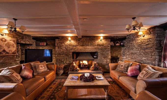 Kippen House | Thornhill House - Luxury 5 Bedroom all Ensuite