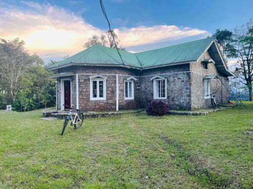 Santhanpara House | Thottom Stays Private Bungalow