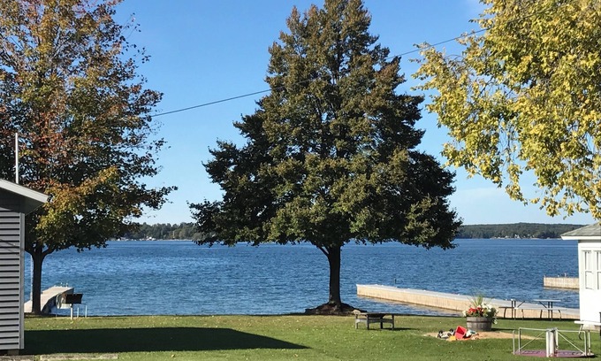 Frontenac Cottage | Thousand Islands cottage on the beautiful St. Lawrence River, marina included