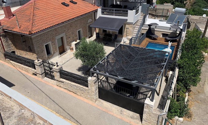 Thrapsano Apartment | Thrapsano House w/private pool by Hospi