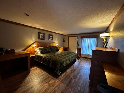 Jamestown Cabin | Three Bear Lodge