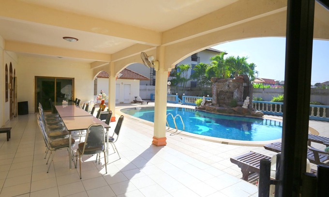 Na Kluea Villa | Three Bears Villa