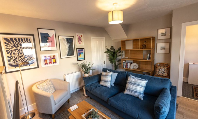 Little Sutton House | Three bed house near Stanlow, the Oaks & Chester.