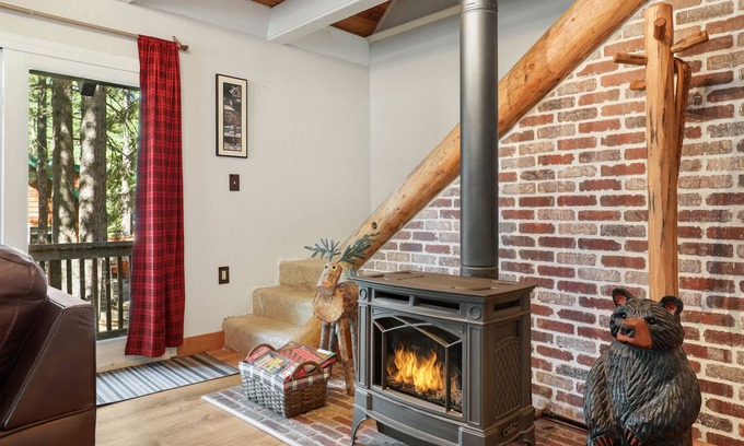 North Upper Truckee House | Three bed two bath nestled in the forest