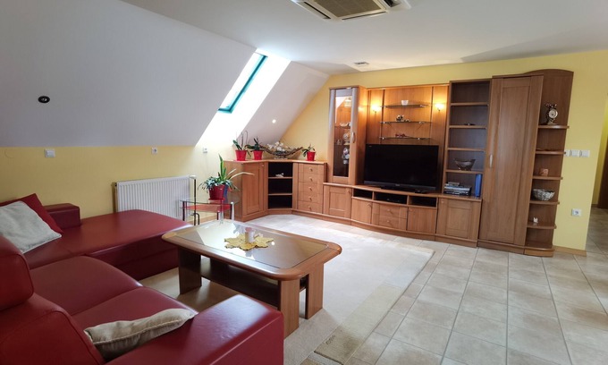 Gornji Grad Apartment | Three Bedroom Apartment