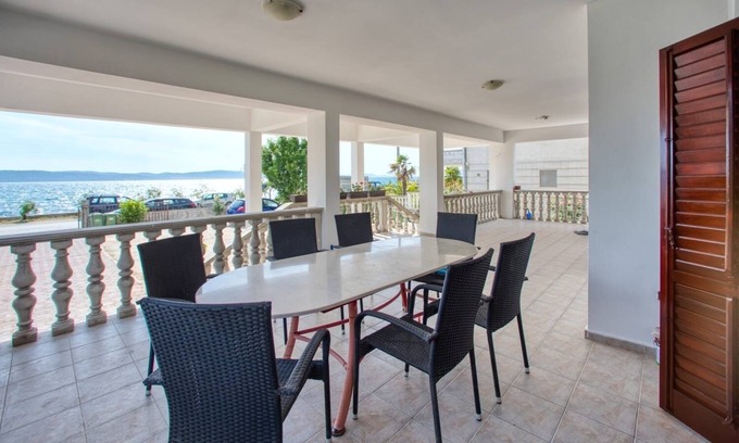 Bibinje Apartment | Three bedroom apartment near beach Bibinje, Zadar (A-5780-d)
