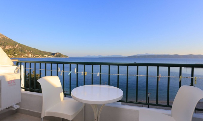 Igrane Apartment | Three bedroom apartment near beach Igrane, Makarska (A-6653-a)