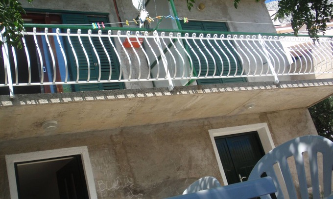 Mimice Apartment | Three bedroom apartment with balcony and sea view Mimice, Omiš (A-23074-a)