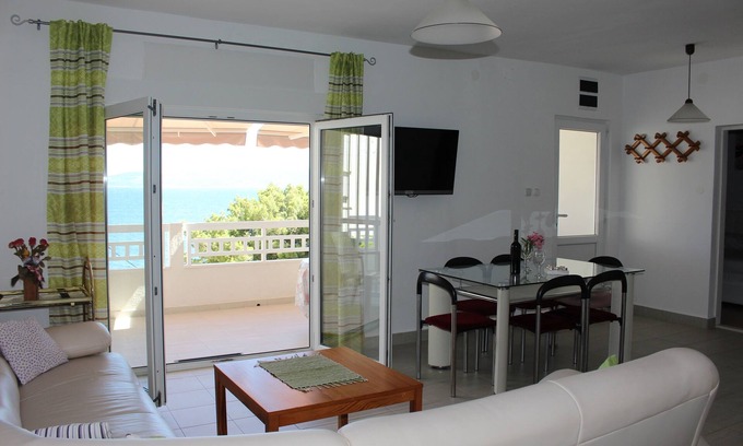 Mimice Apartment | Three bedroom apartment near beach Mimice, Omiš (A-2774-b)