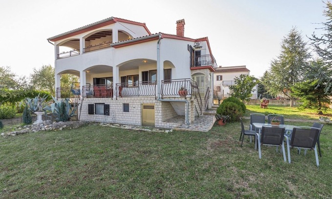 Musalez Apartment | Three-Bedroom Apartment Katalin II in Musalež