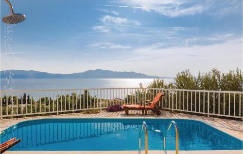 Podaca Apartment | Three-Bedroom Apartment In Podaca