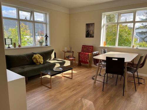 City Center Apartment | Three bedroom apartment close to downtown