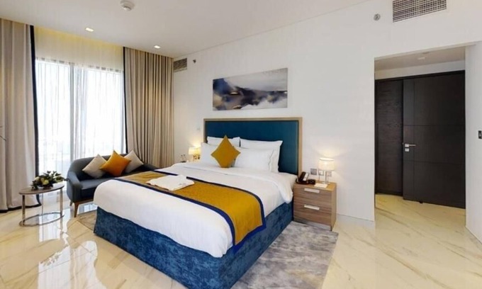 Al Mankhool Apartment | Three Bedroom Apartment Near Sharaf Dg Metro By ER